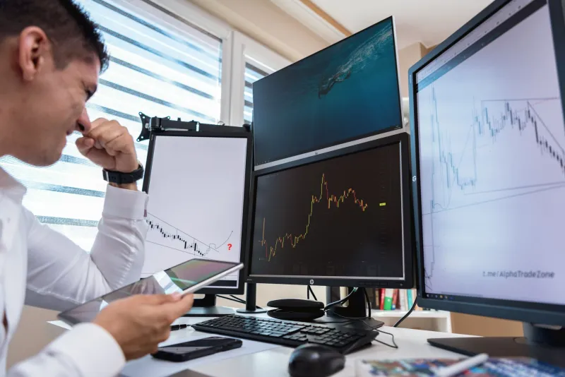 Dormant Giants: How Institutional Traders Use Wallet Inactivity Cycles to Anticipate Major Market Reversals